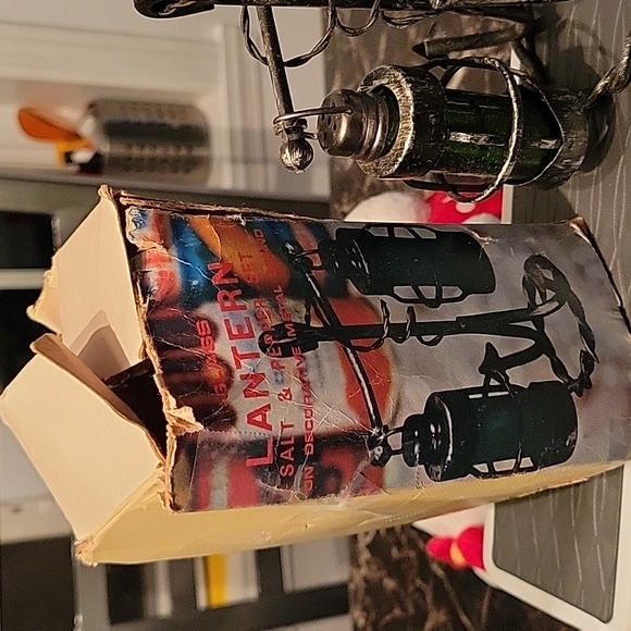 Vintage Metal Anchor Stand Hanging green Glass Lantern Salt and Pepper Shakers - Picture 3 of 8